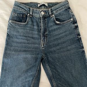 Zara high rise straight leg Jean size 4